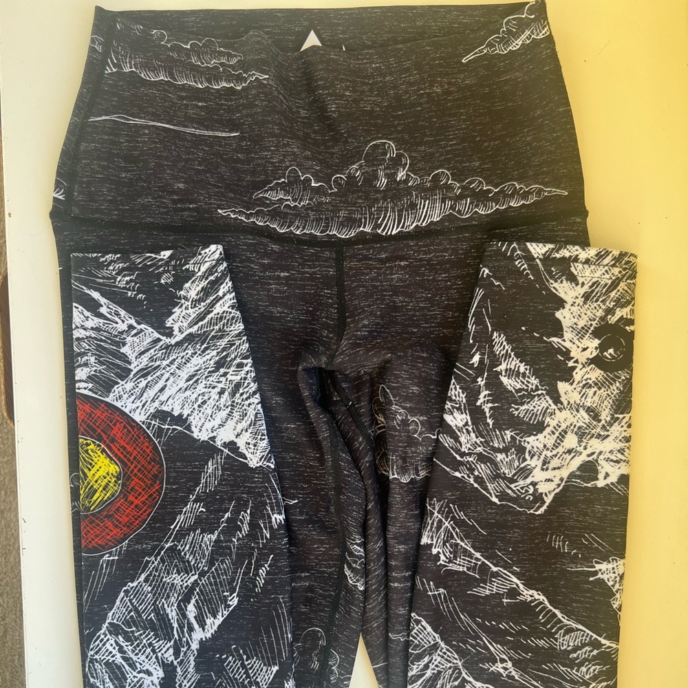 Colorado Threads leggings